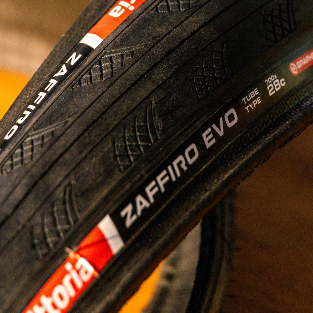 ビットリア ZAFFIRO EVO 700×25C クリンチャー オールブラック