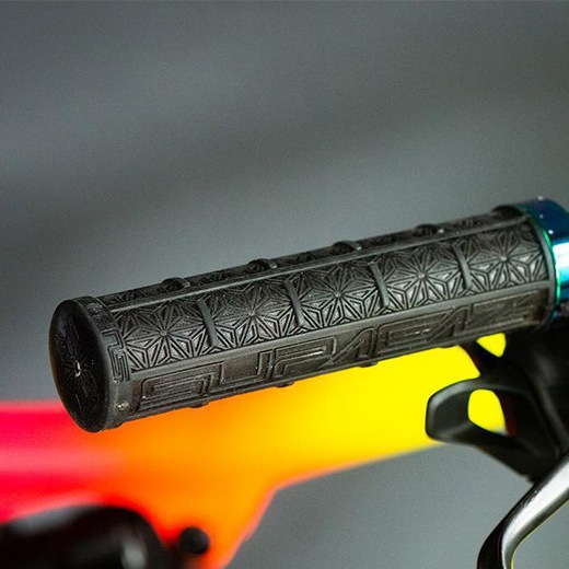 スパカズ GRIZIPS ネオンピンク グリップ | マウンテンバイクパーツ