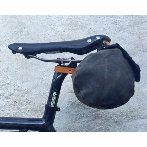 キャラダイス ジップロール Black/Black フロント/サドルバッグ