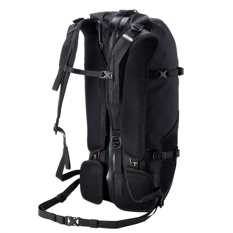 オルトリーブ エートラック BP/25L R7100 ブラックマット | バッグ