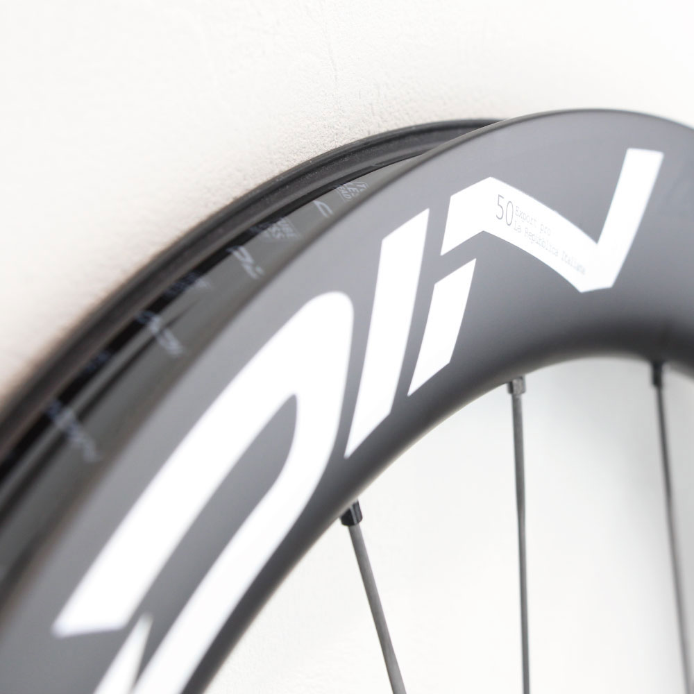 ODIN D50 ホワイト カーボンホイール 前後セット | すべての商品