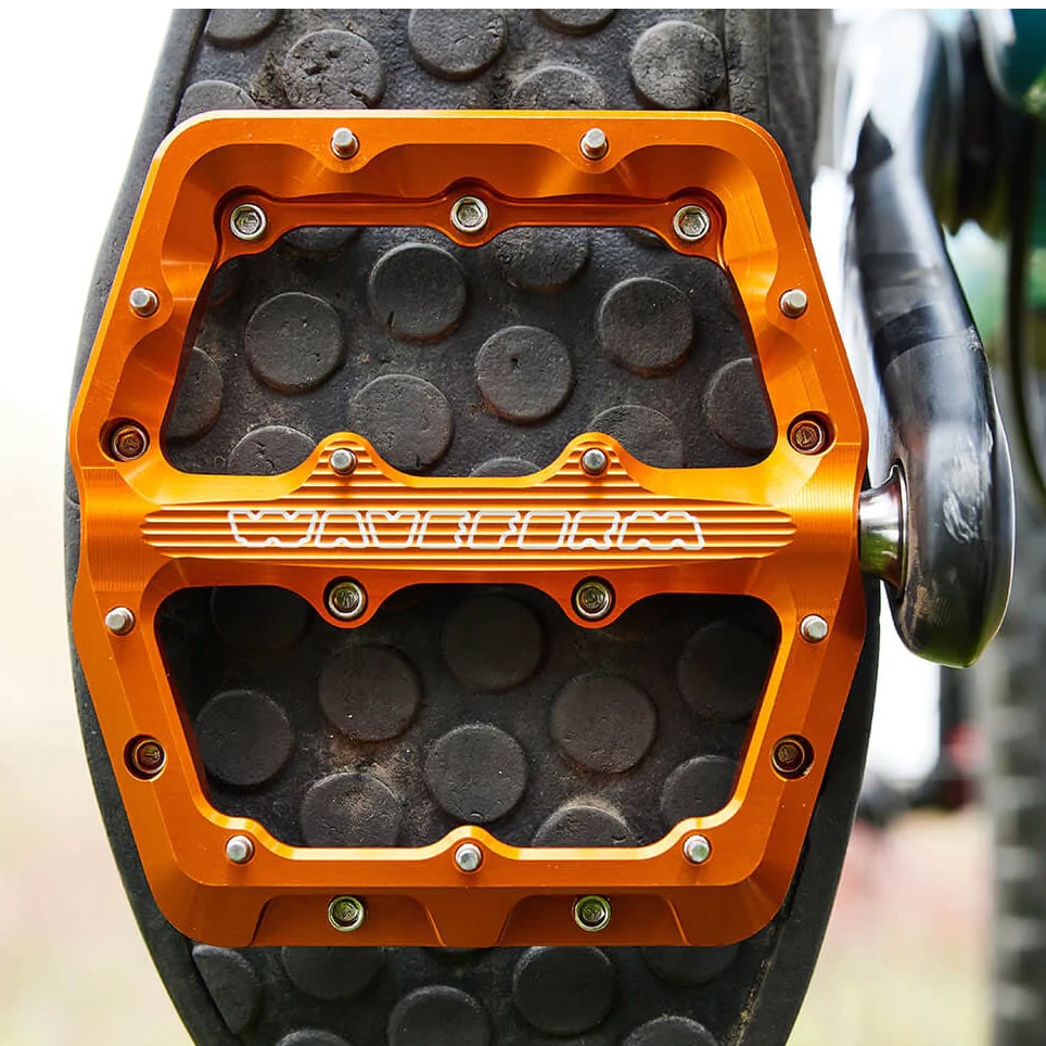 ウルフトゥース ウェイブフォームペダル オレンジ | マウンテンバイク