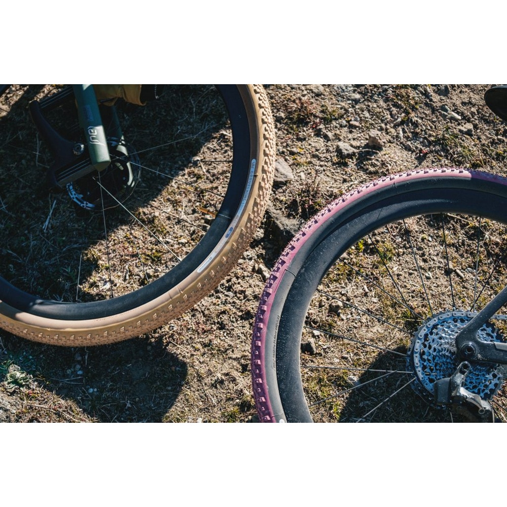パナレーサー グラベルキング SS 700×45C クランベリー/ブラウン TLR