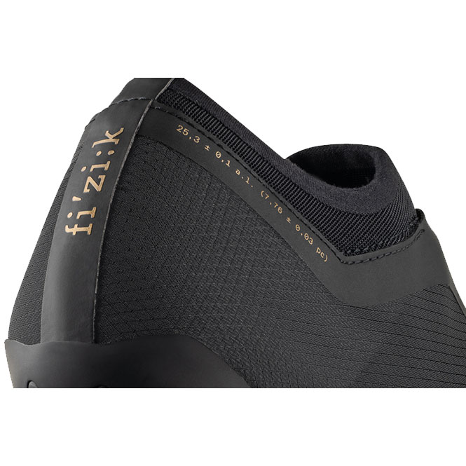 フィジーク　VENTO VEGA CARBON ベント　ヴェガ　ブラック　41 フィジーク VENTO VEGA CARBON (ヴェント ベガ カーボン