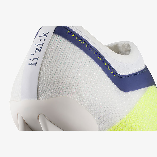 フィジーク VENTO VEGA CARBON (ヴェント ベガ カーボン） ホワイト