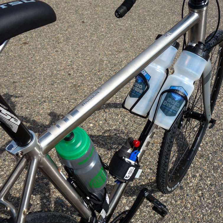 ウルフトゥース B-RAD ダブルボトルアダプター ボトル/アクセサリ増設