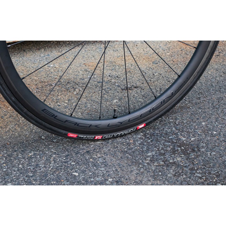 P＆Pコンポーネンツ BLACK LYCAON.NEO リムブレーキ用カーボンホイール