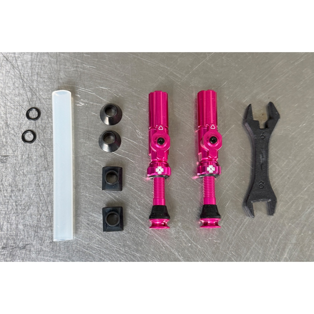 マックオフ TUBELESSVALVES BIGBORE HYBRID XL | マウンテンバイク