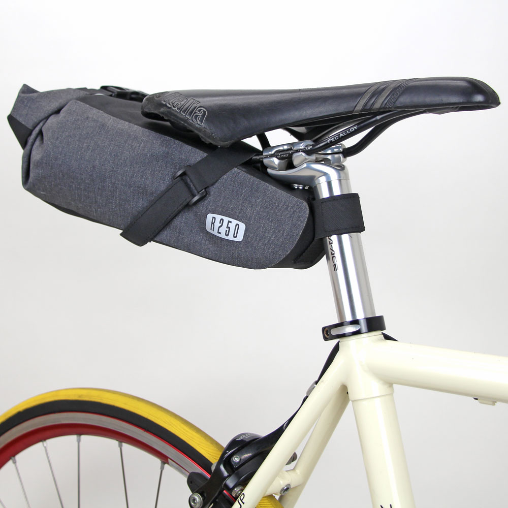 R250 防水サドルバッグ2 スモール ブラック/グレー <即> | バッグ,大型
