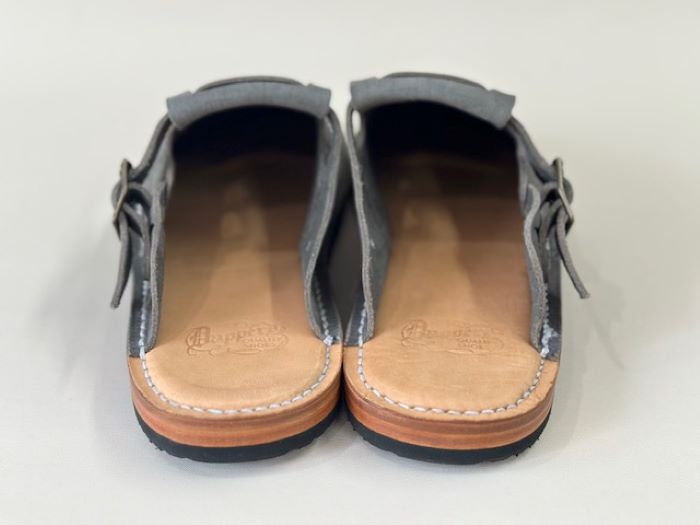 LOT1698 HAIRLINE FINISH LEATHER SLIPON SANDALS