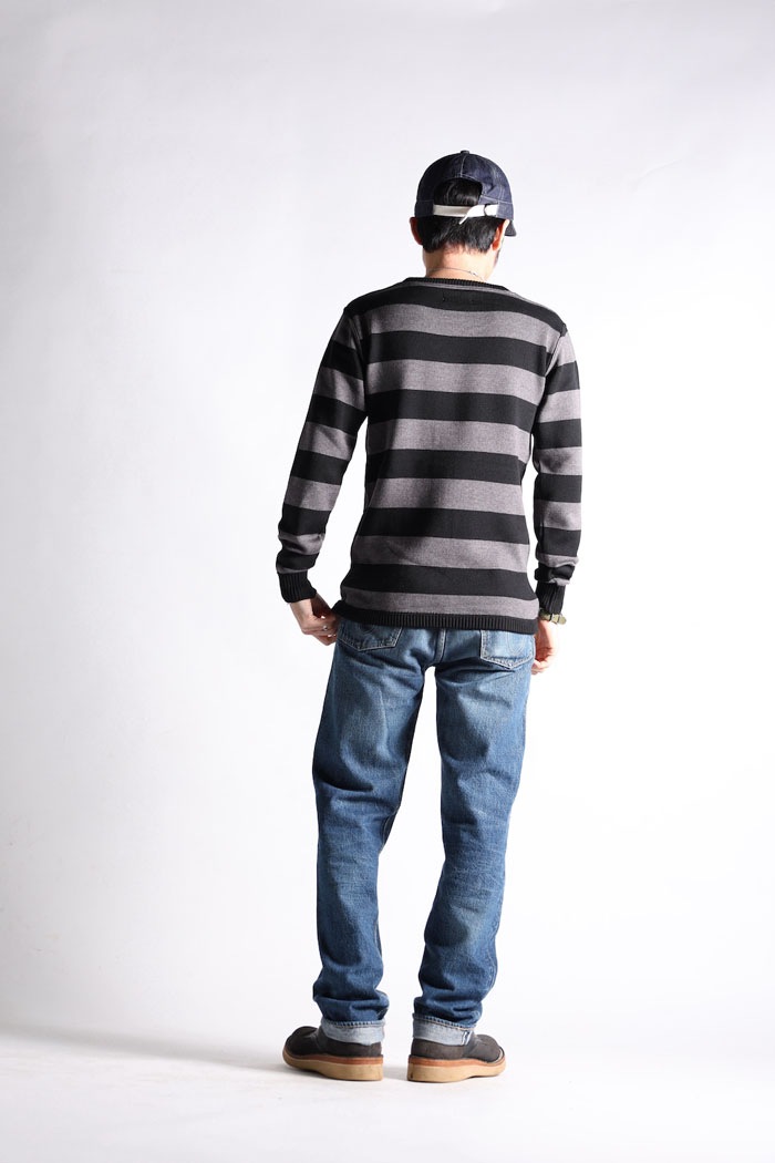 CLASSIC RIB BORDER LOGO SWEATER