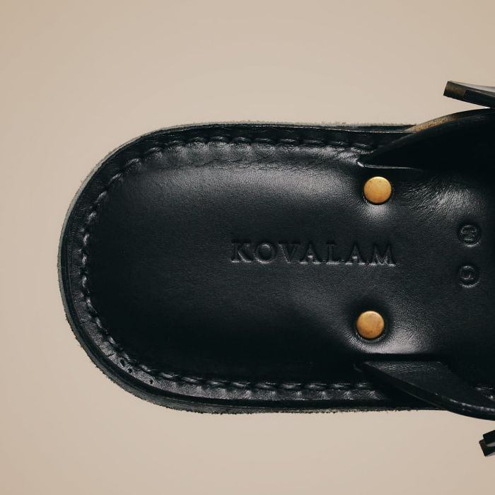Triangular Tongs Sandal - Water-repellent Leather