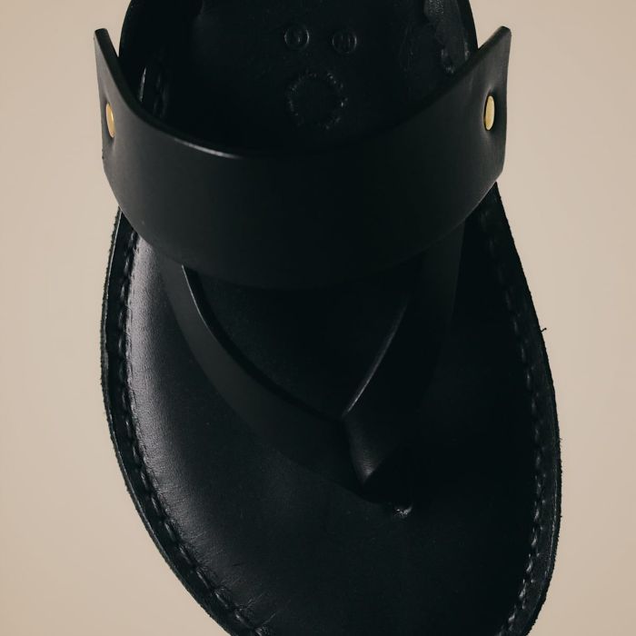 Triangular Tongs Sandal - Water-repellent Leather