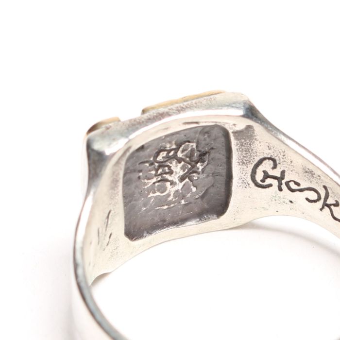 ICON SIGNET RING SWASTIKA