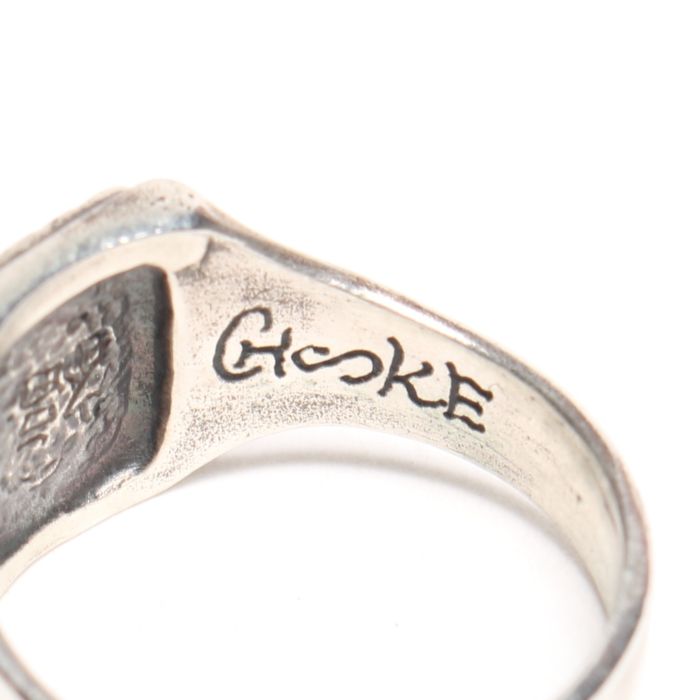 ICON SIGNET RING SWASTIKA
