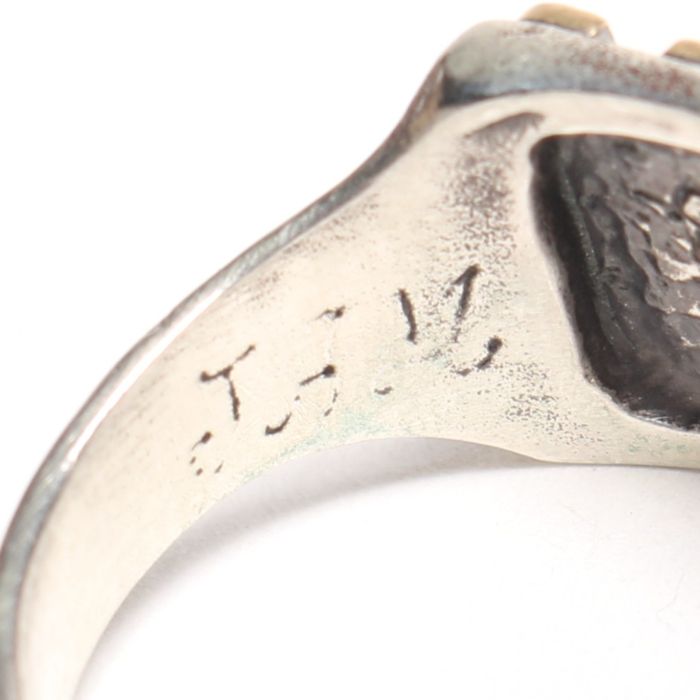 ICON SIGNET RING SWASTIKA