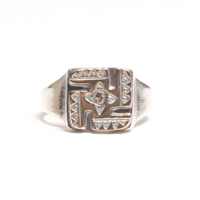 ICON SIGNET RING SWASTIKA