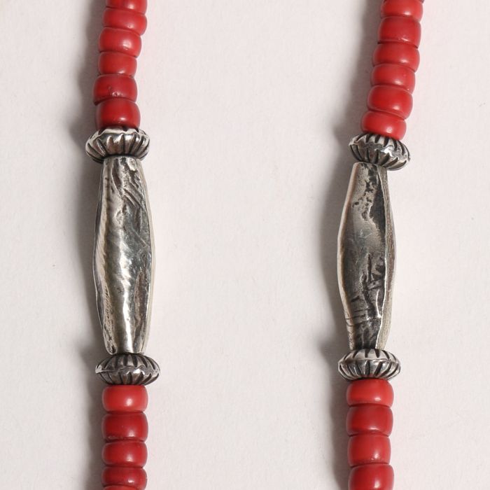 71 ANTIQUE WHITE HEARTS���� WSILVER BEADS S.P.F EAGLE METAL SET
