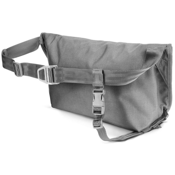SIMPLE MESSENGER BAG