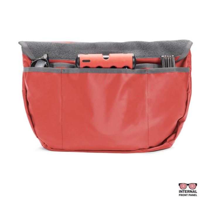 SIMPLE MESSENGER BAG