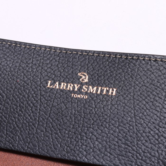 LT-0121 EMBOSSED TRUCKERS WALLET, MEDIUM