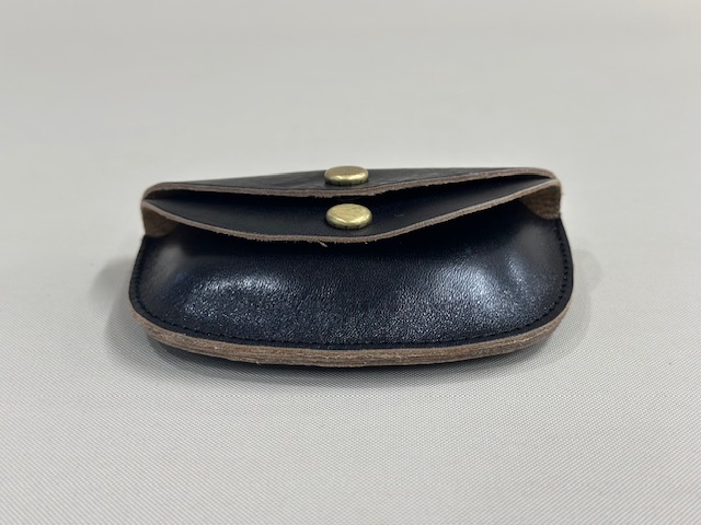 LOT1795Horsehide Double Flap Oval Coin Wallet