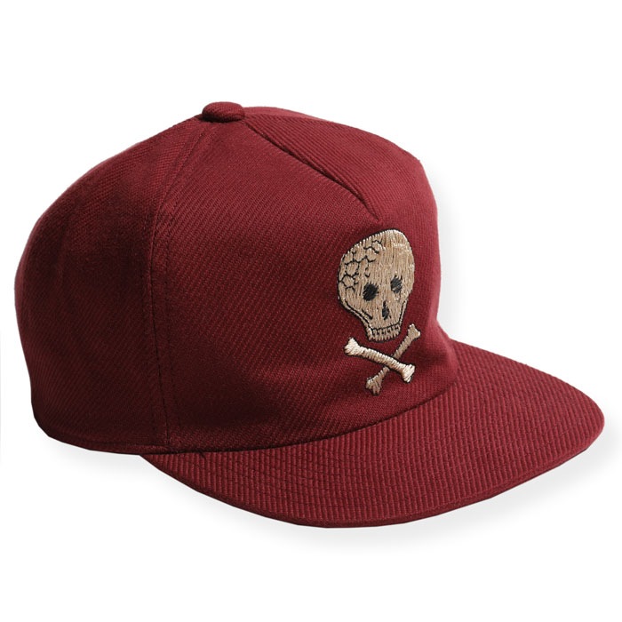 BB CAP9:EMB SKULL