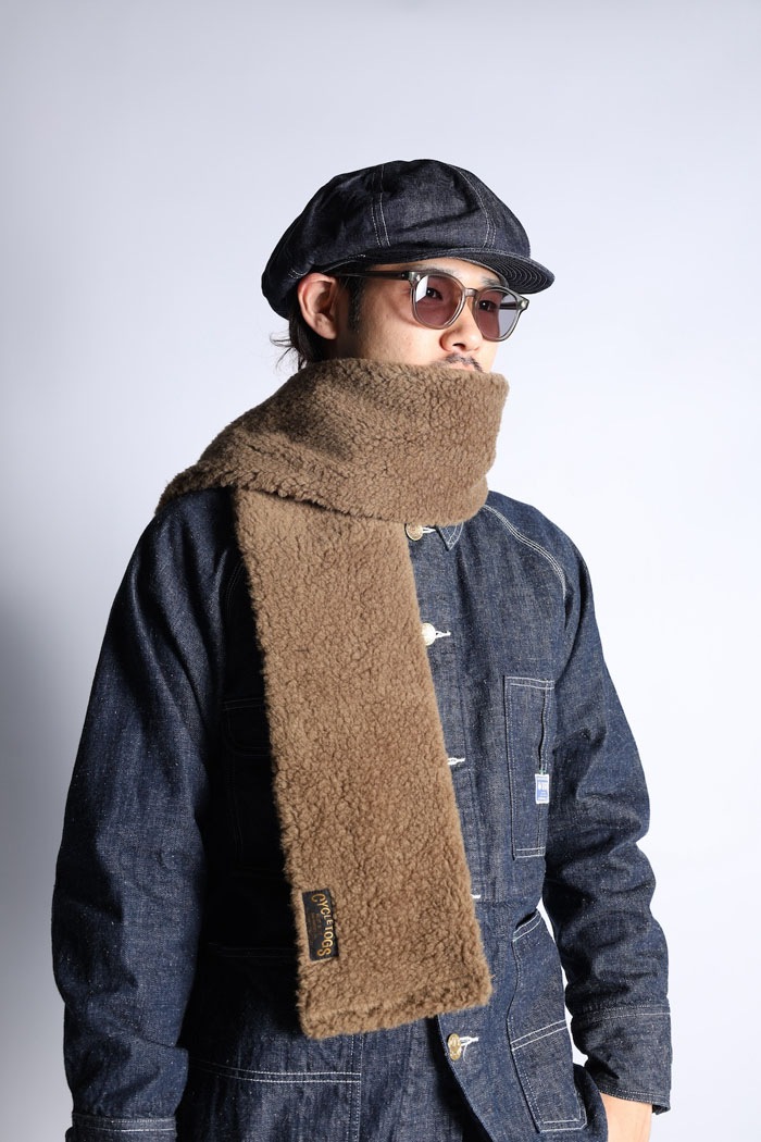 WOOL BOA MUFFER