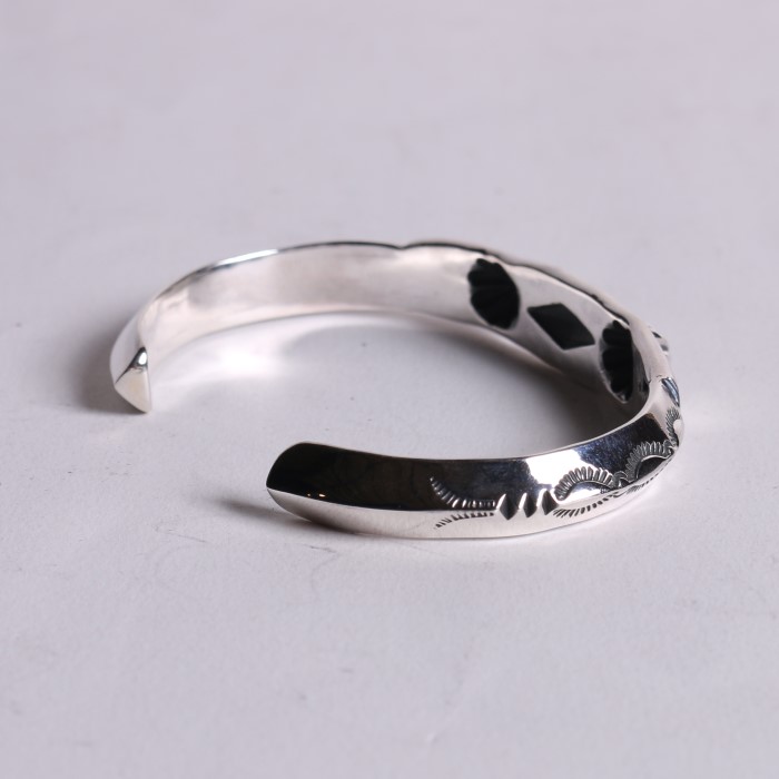 BR-0164 FLAT TRIANGLE BANGLE 2 SHELL