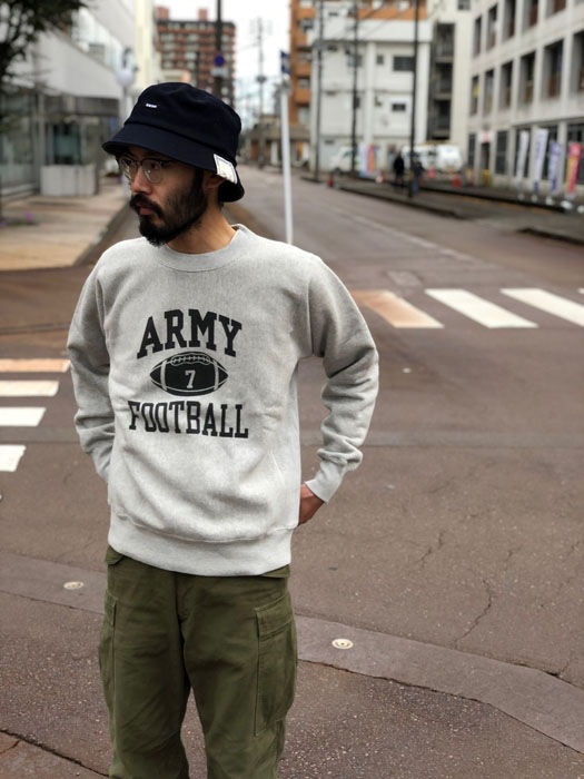 Lot No. BR69644 / HORIZONTAL KNITTING SWEAT SHIRT ��ARMY FOOTBALL��