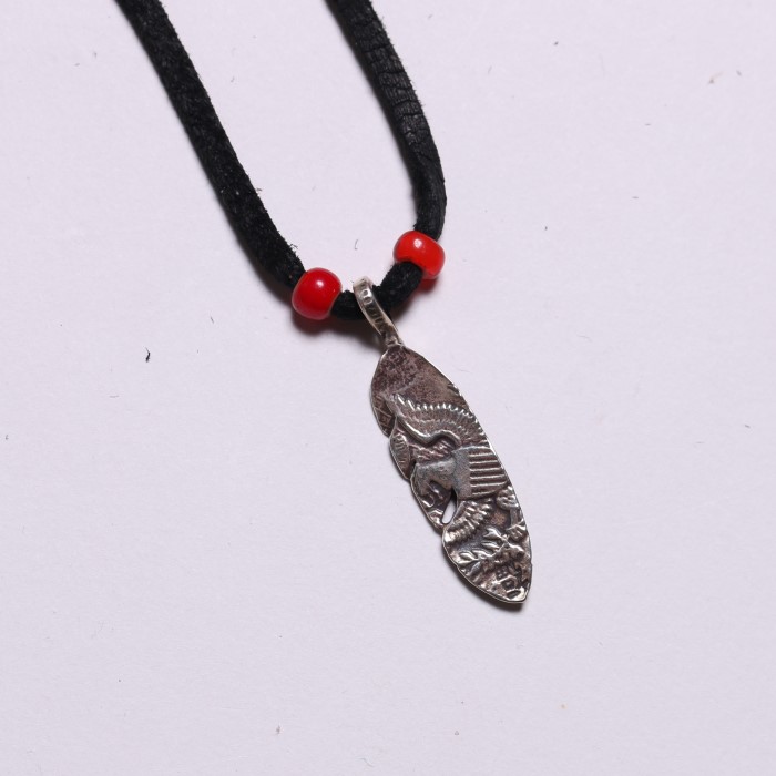 HALF DOLLAR FEATHER RIGHT C-18R