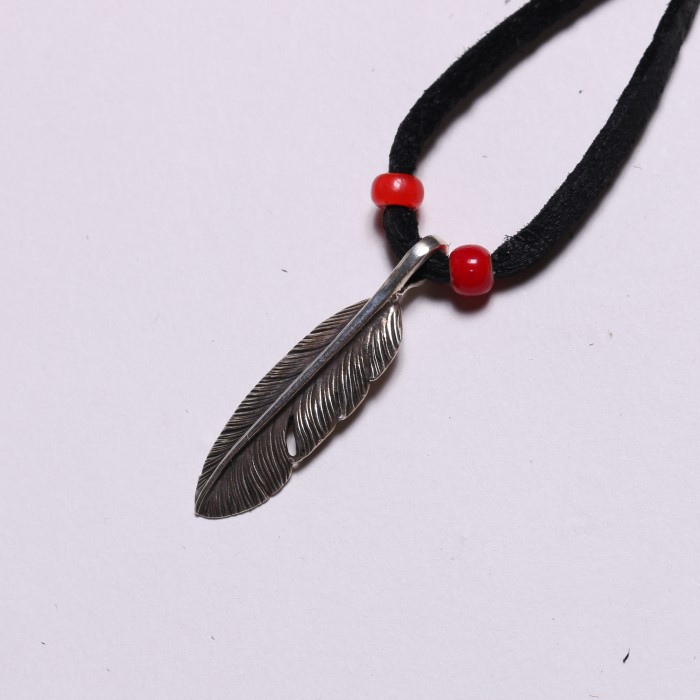 HALF DOLLAR FEATHER RIGHT C-18R
