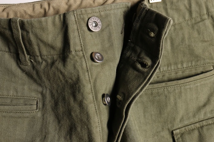 W-44 SHORTS