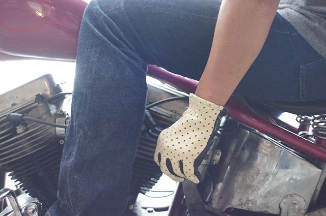 PUNCHING LEATHER GLOVE
