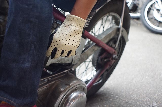 PUNCHING LEATHER GLOVE