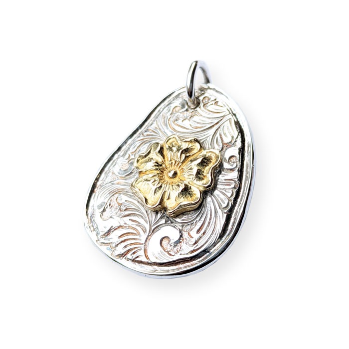 KARAKUSA ROSE OVAL PENDANT No. 155 (18K GOLD ACCENT)