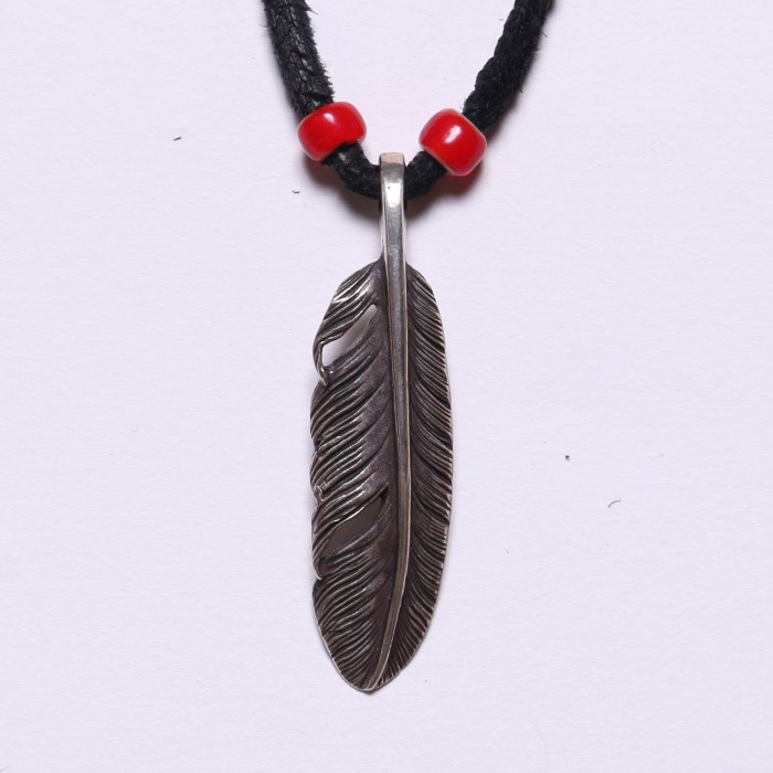 SILVER DOLLAR FEATHER LEFT C-20L