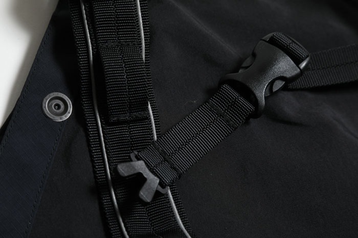 ON THE ROAD VEST