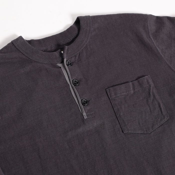 VINTAGE HENLY NECK
