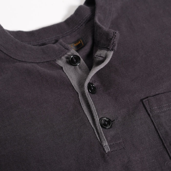 VINTAGE HENLY NECK