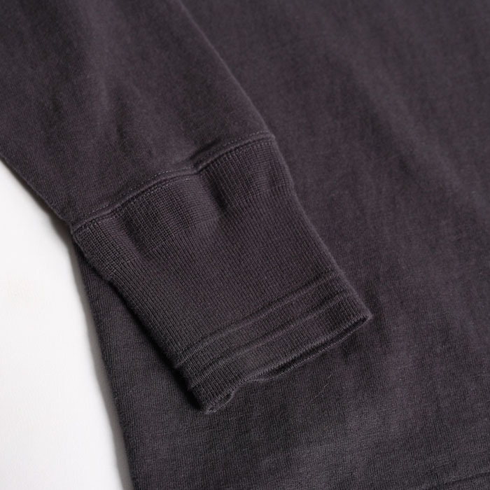 VINTAGE HENLY NECK