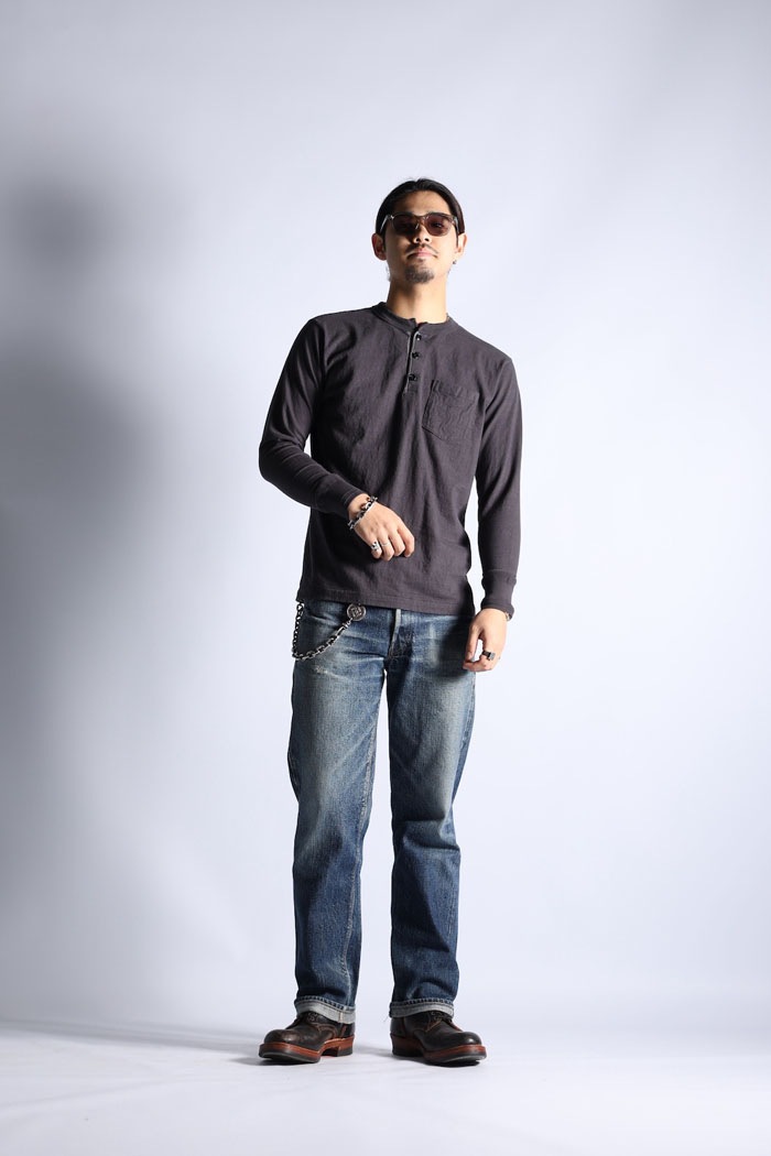 VINTAGE HENLY NECK