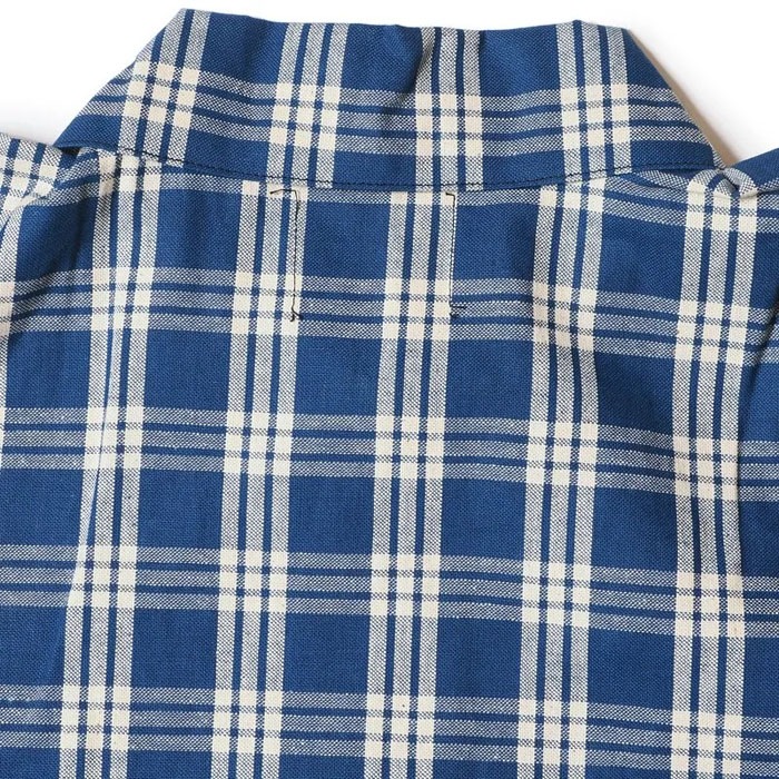 Lot 2231 1900��S INDIGO BLUE and WHITE CHECK BLOUSE