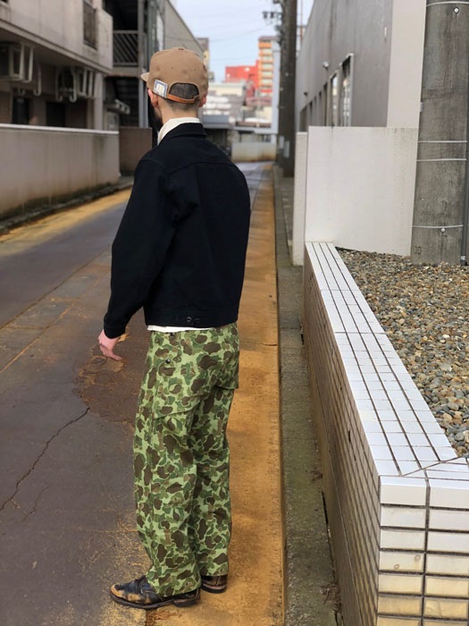 Lot No. BR42634 / U.S. MARINE CORPS TROUSERS, HERRINGBONE, CAMOUFLAGED P-44