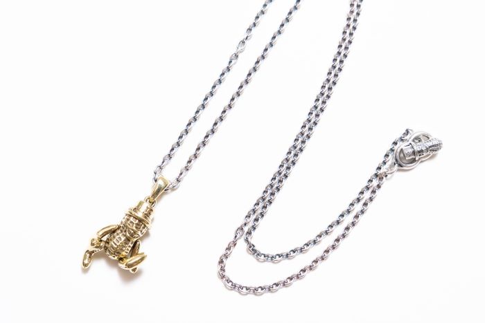 TEDDY PEANUTS (brass) silver chain