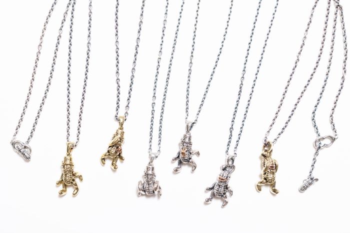 TEDDY PEANUTS (brass) silver chain