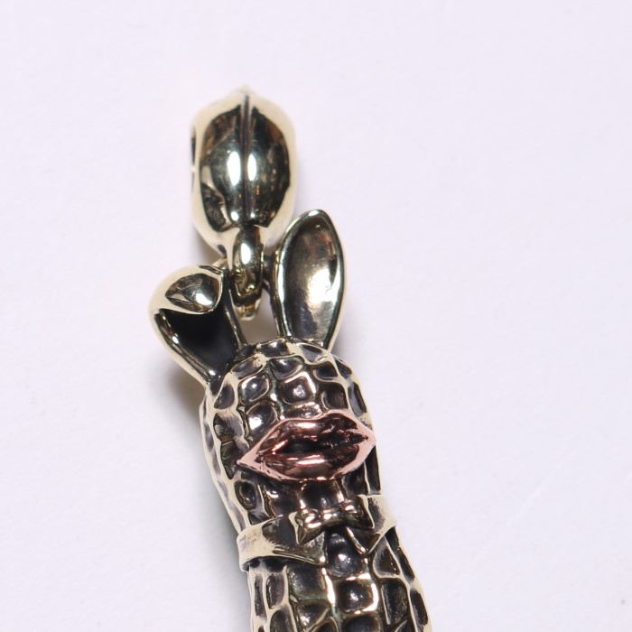 MEDIUM BUNNY PEANUTS