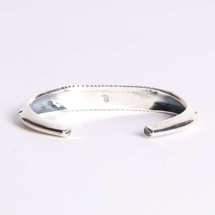 BR-0174 TRIANGLE REPOUSSE BANGLE CORAL