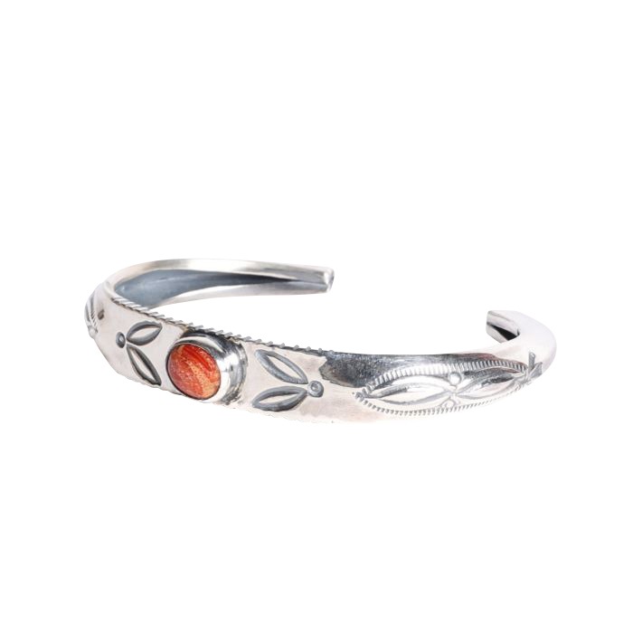 BR-0174 TRIANGLE REPOUSSE BANGLE CORAL