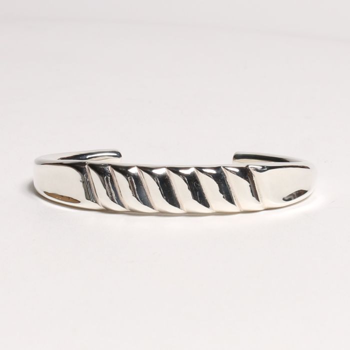 BR-0191 WAVE SHAPE BRACELET